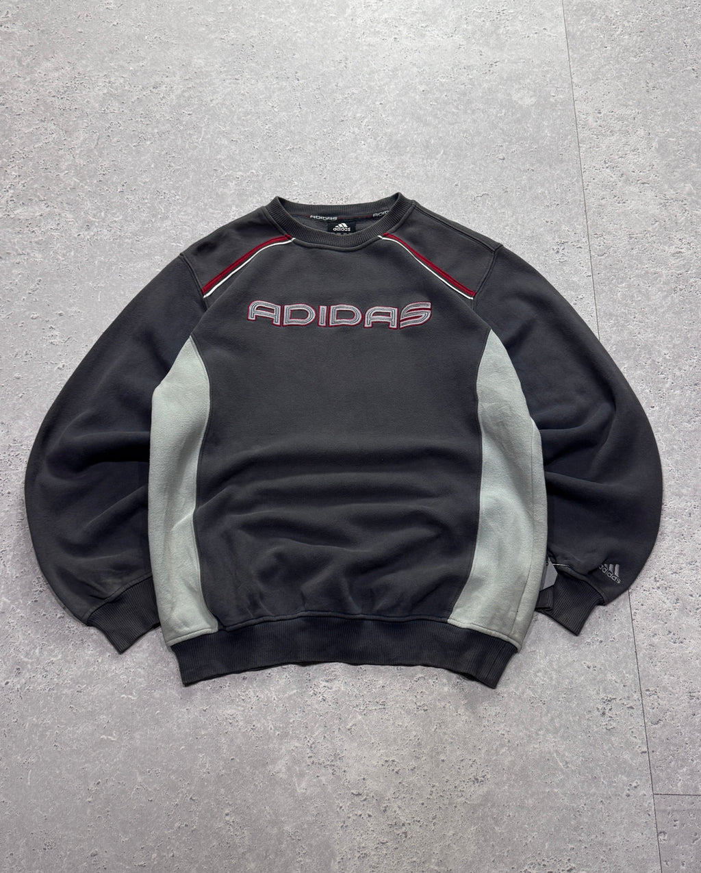 Vintage 2000s Adidas Spellout Embroidered Sweater (M)