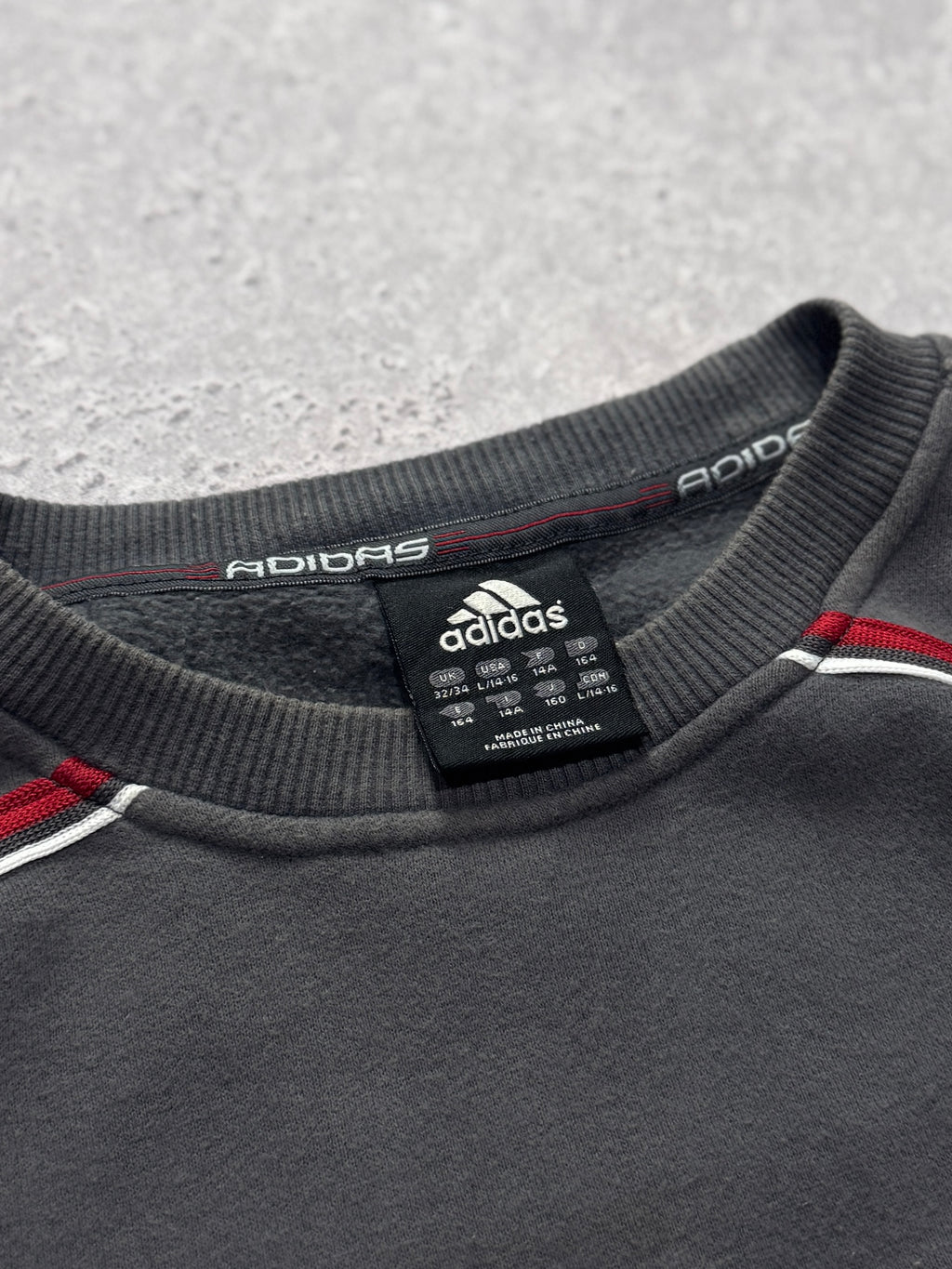 Vintage 2000s Adidas Spellout Embroidered Sweater (M)