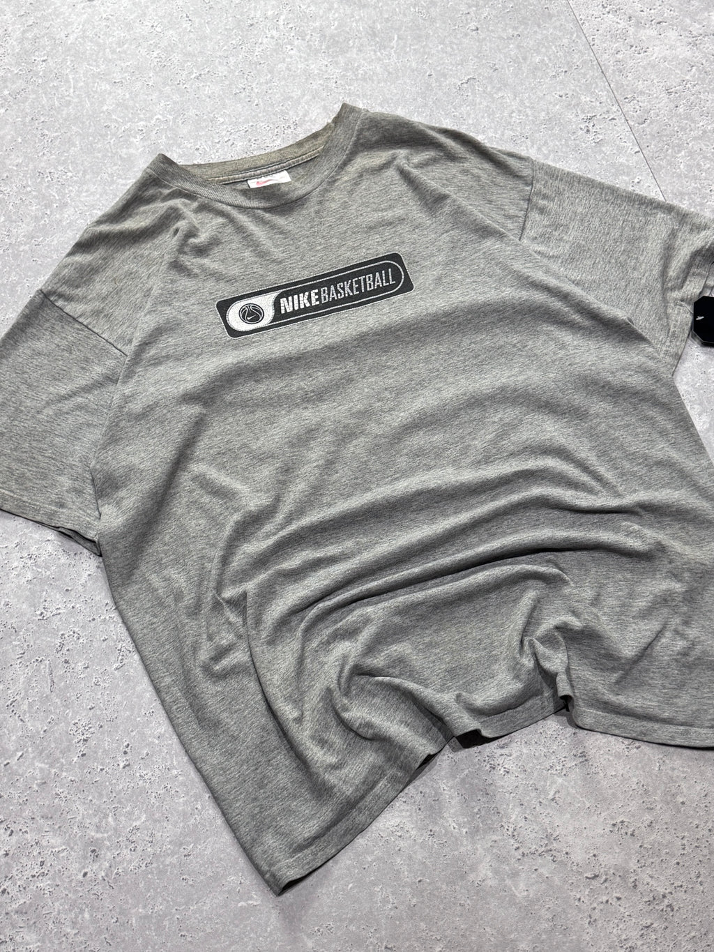 Vintage 90s Nike Basketball Spellout Tee (XL)