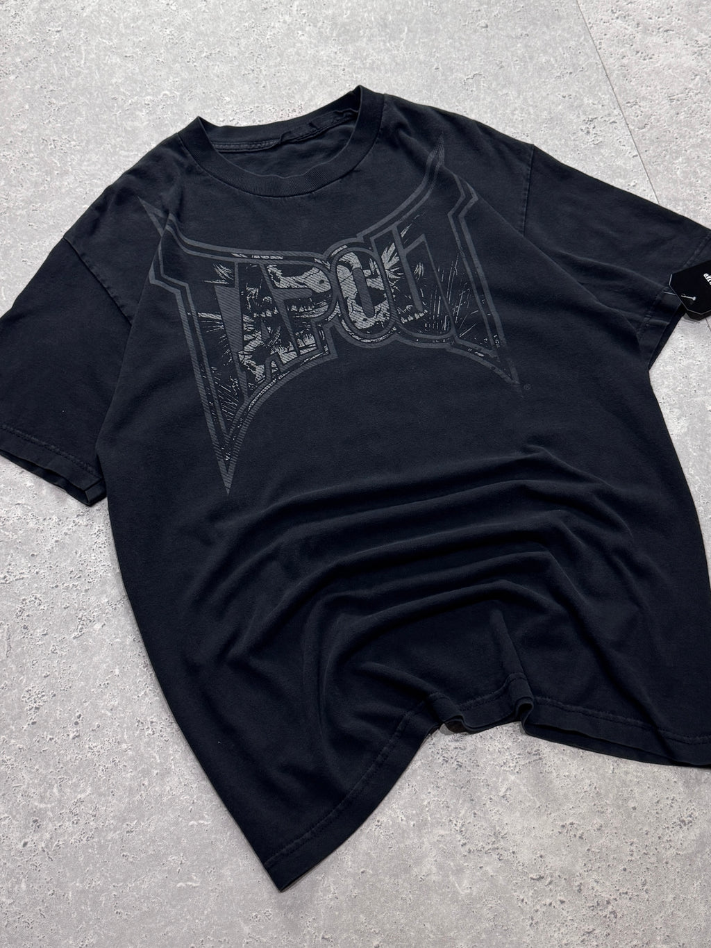 Vintage Y2K Tapout Affliction Spellout Tee (L)