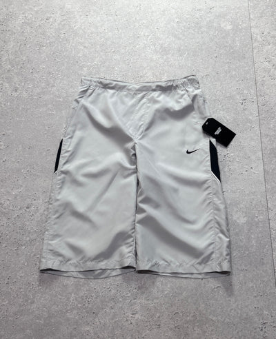 Vintage 2000s Nike 3/4 Track Shorts (M)