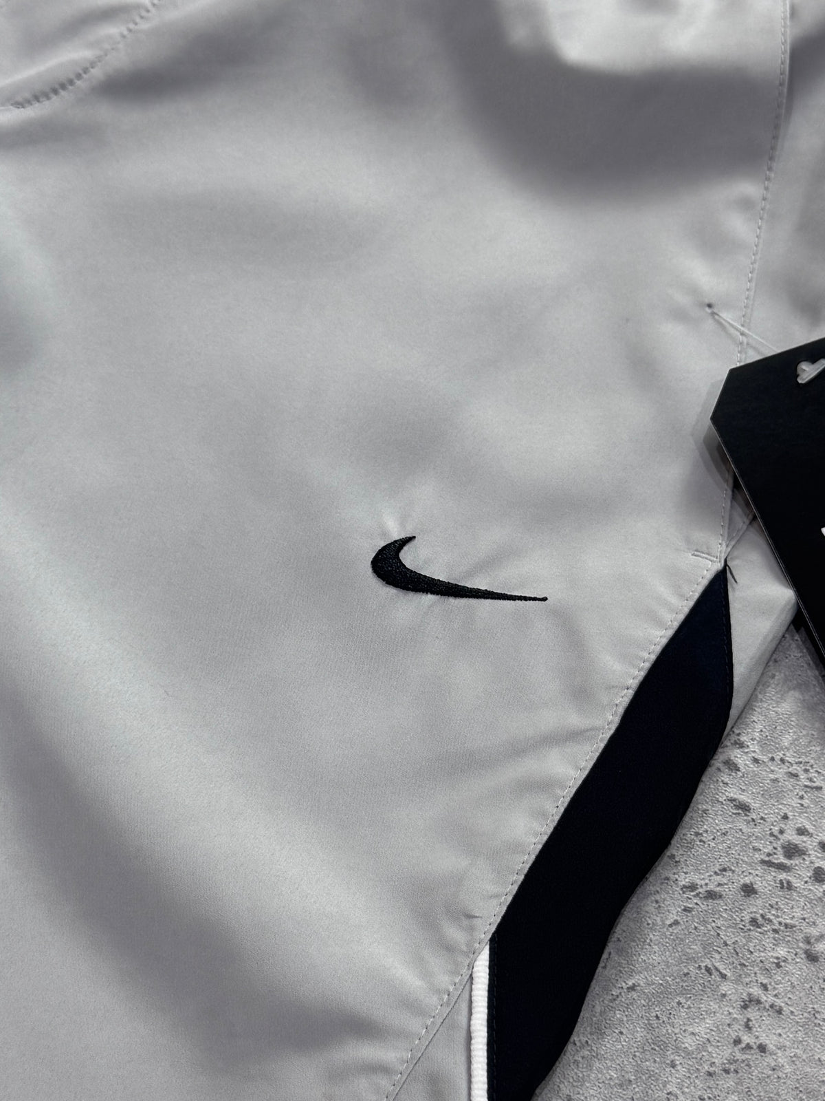 Vintage 2000s Nike 3/4 Track Shorts (M)