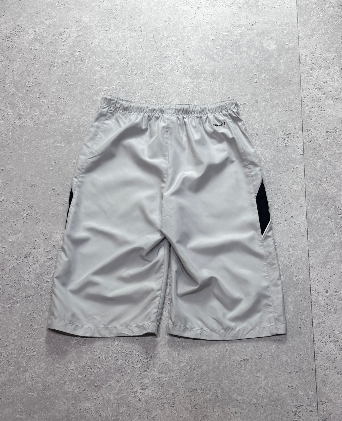 Vintage 2000s Nike 3/4 Track Shorts (M)
