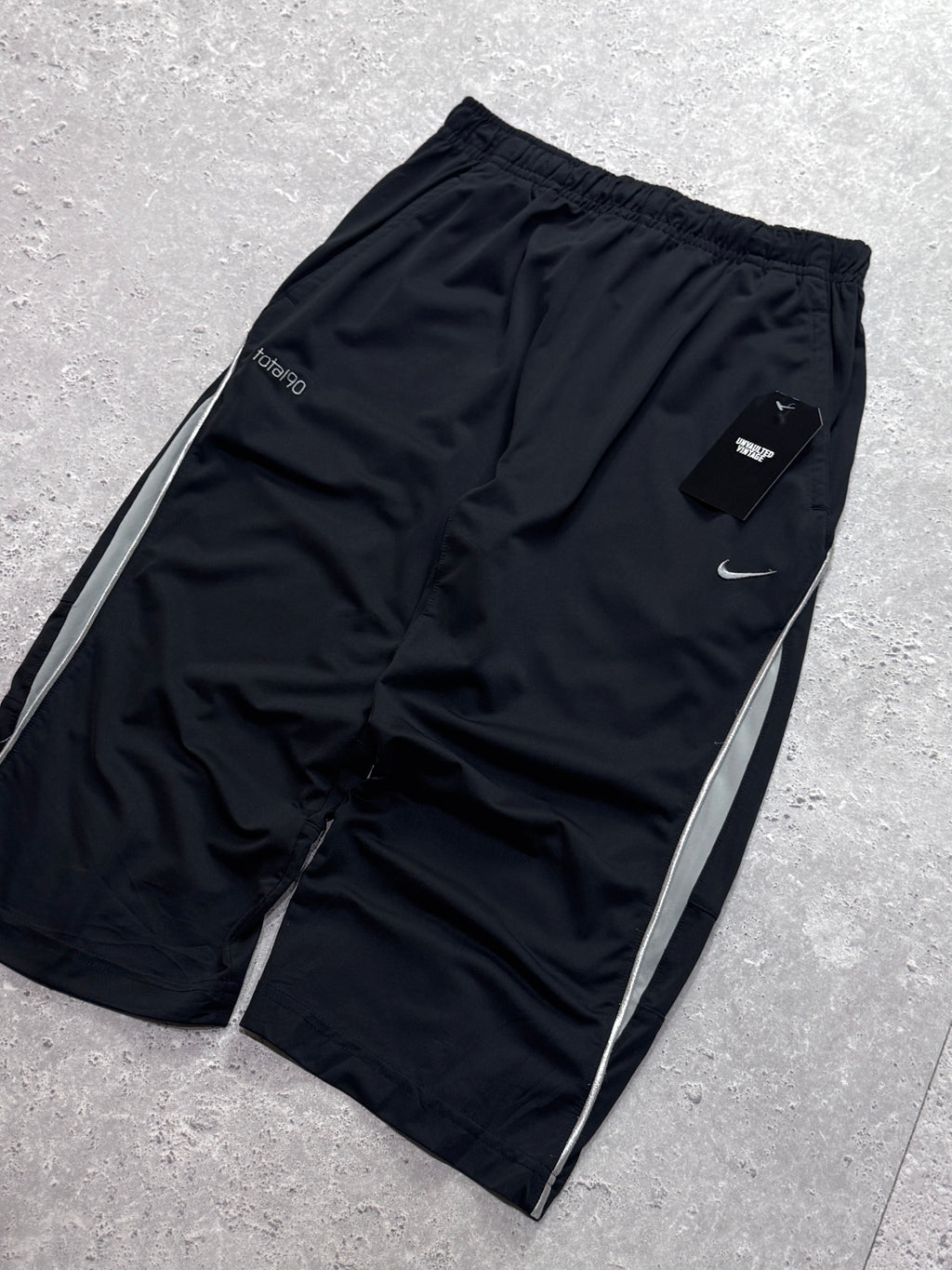 Vintage 2000s Nike Total 90 3/4 Track Shorts (XS)