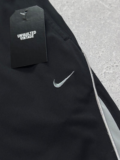 Vintage 2000s Nike Total 90 3/4 Track Shorts (XS)