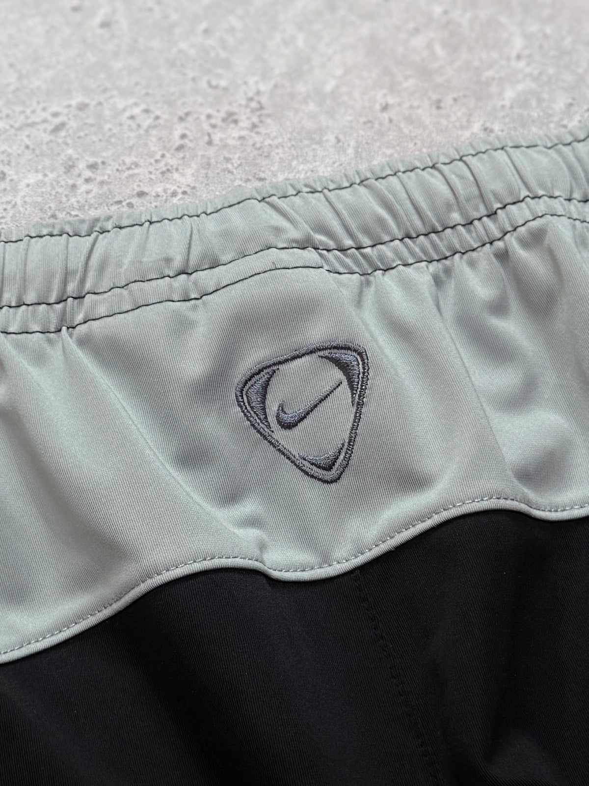 Vintage 2000s Nike Total 90 3/4 Track Shorts (XS)