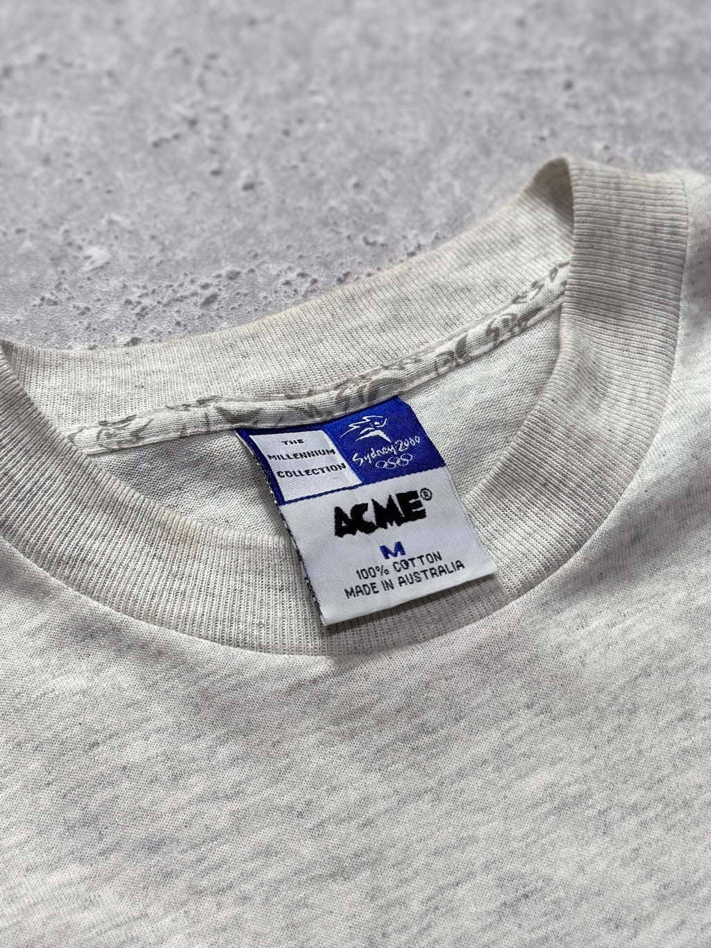 Vintage 2000s Sydney Olympics Embroidered Tee (L)