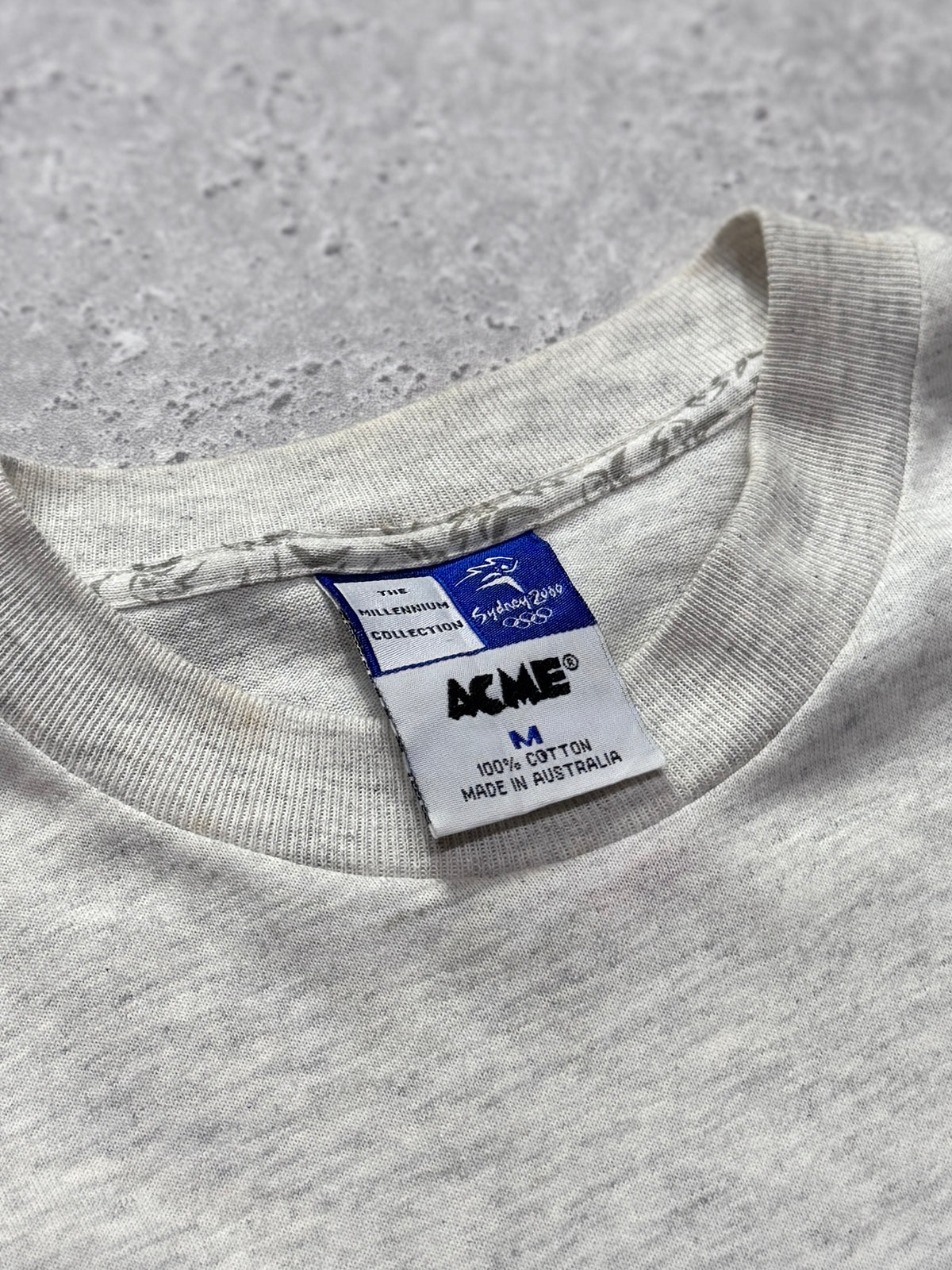 Vintage 2000s Sydney Olympics Embroidered Tee (L)