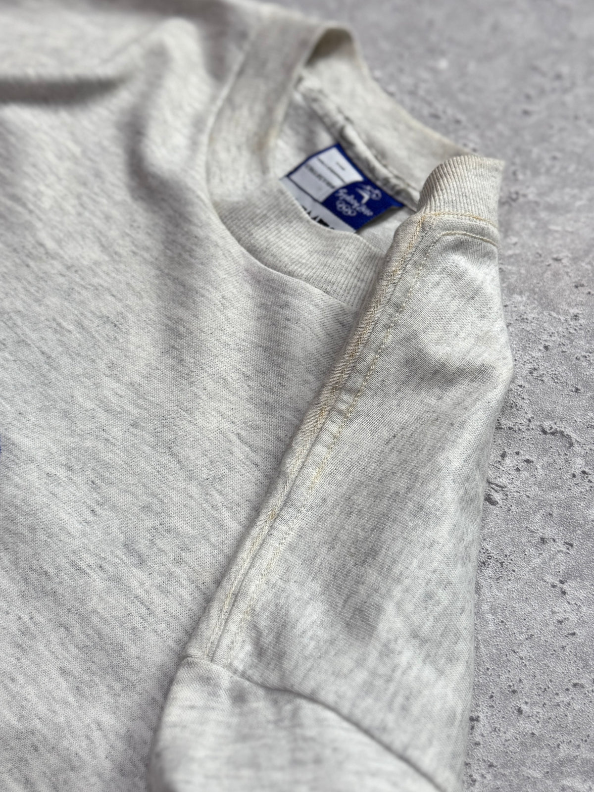 Vintage 2000s Sydney Olympics Embroidered Tee (L)