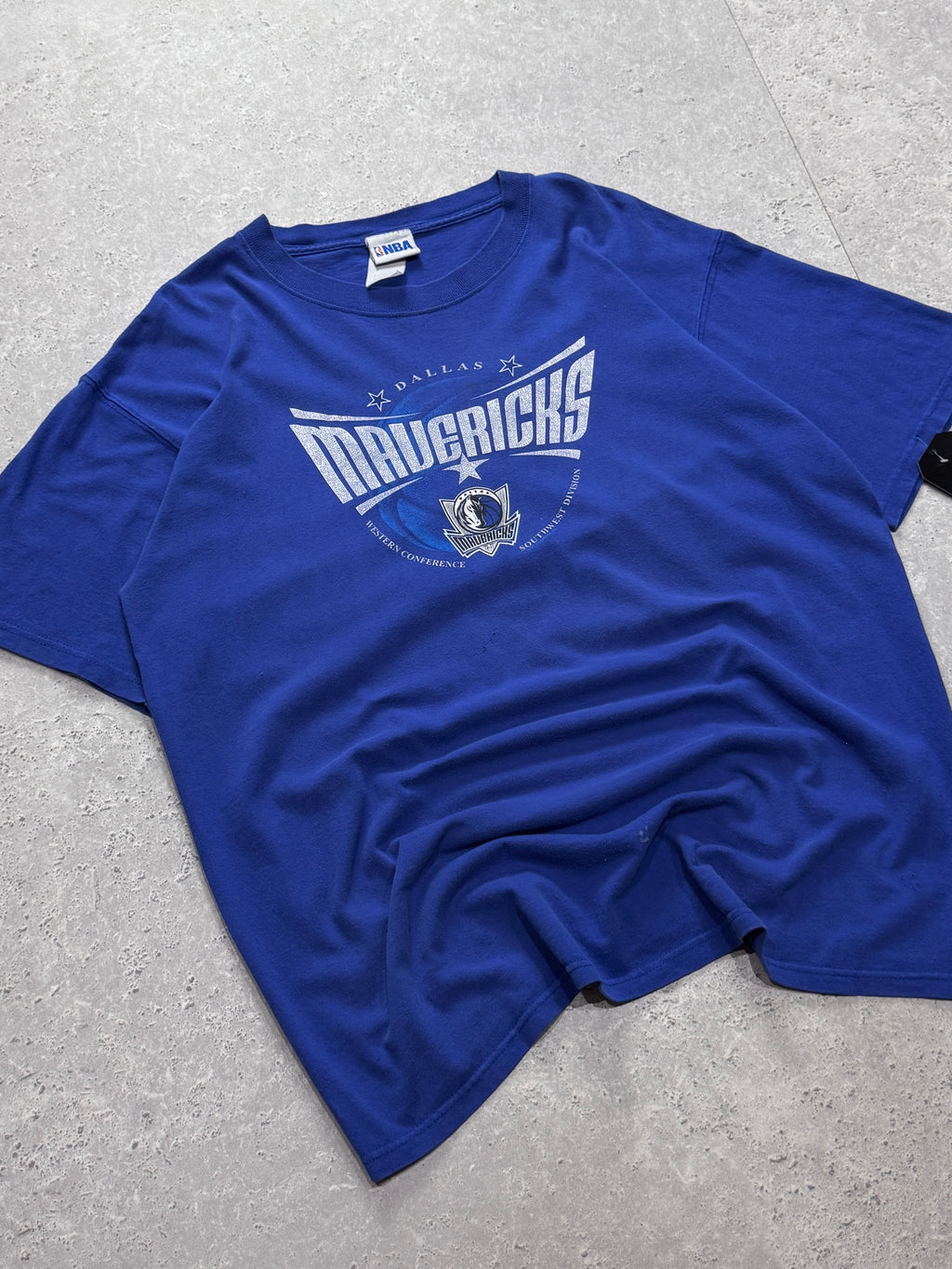 Vintage 2000s Dallas Mavericks NBA Tee (XL)