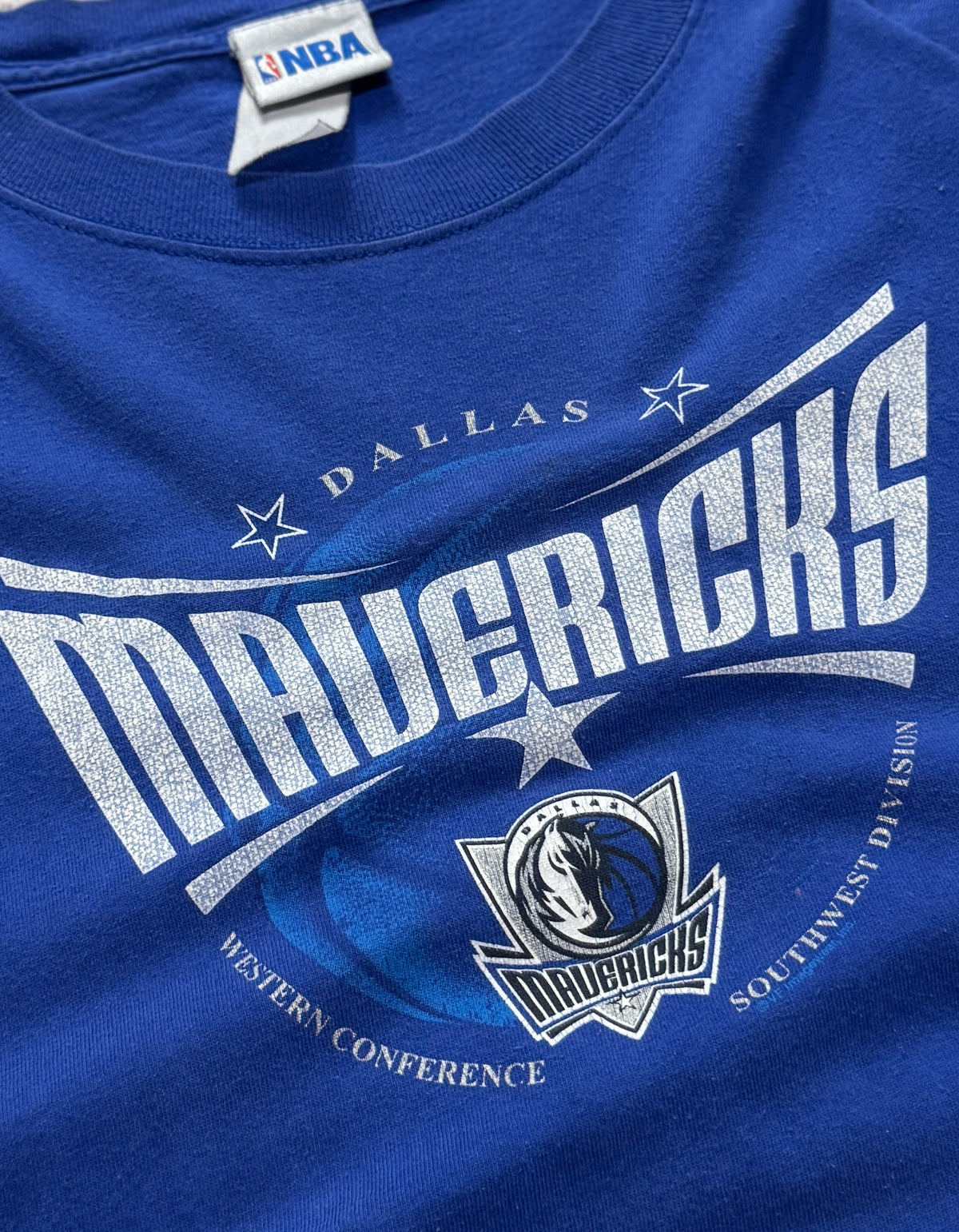 Vintage 2000s Dallas Mavericks NBA Tee (XL)