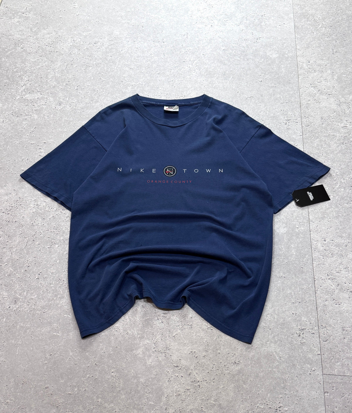 Vintage 90s Nike Town Spellout Tee (M)