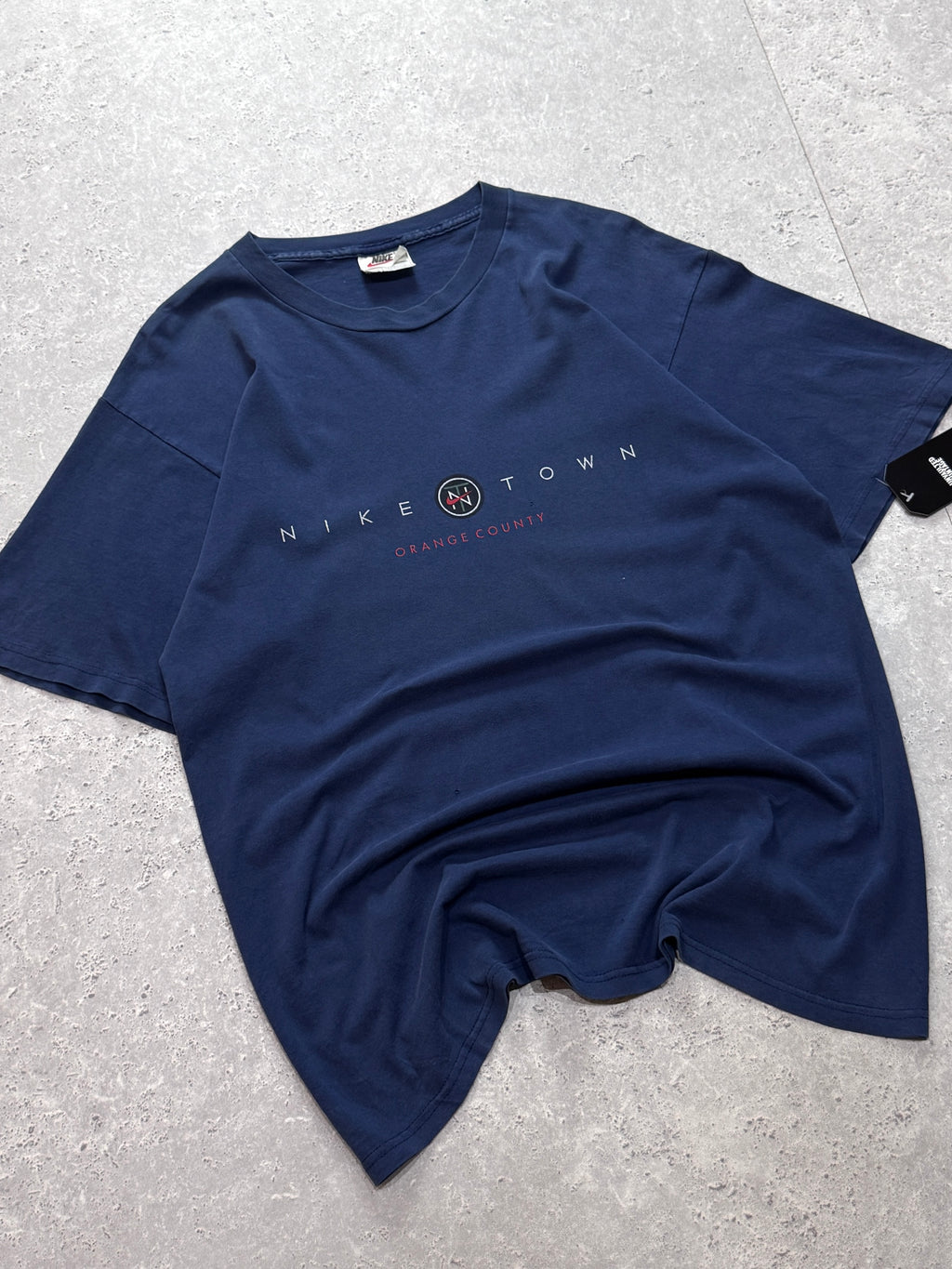 Vintage 90s Nike Town Spellout Tee (M)