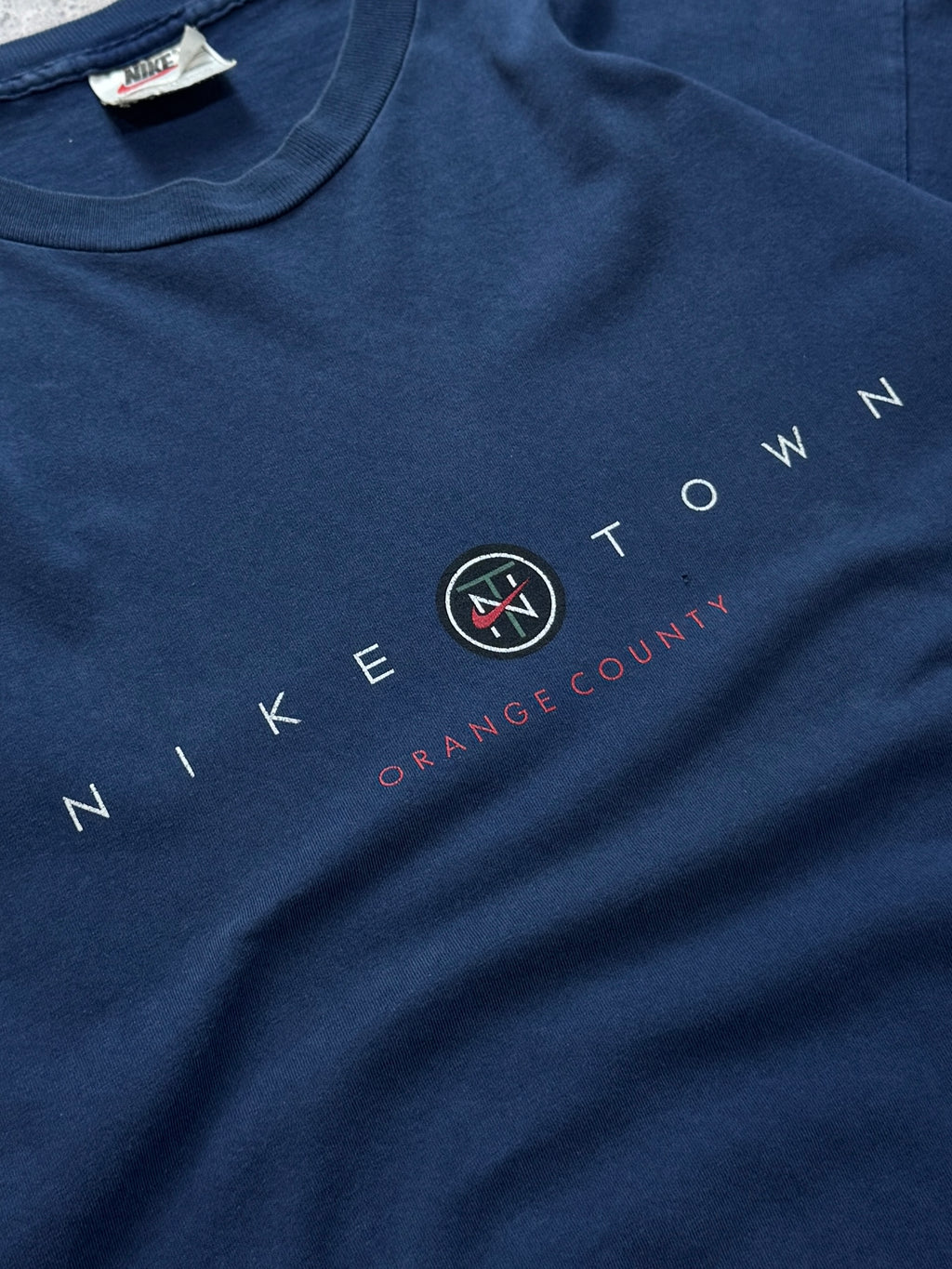 Vintage 90s Nike Town Spellout Tee (M)