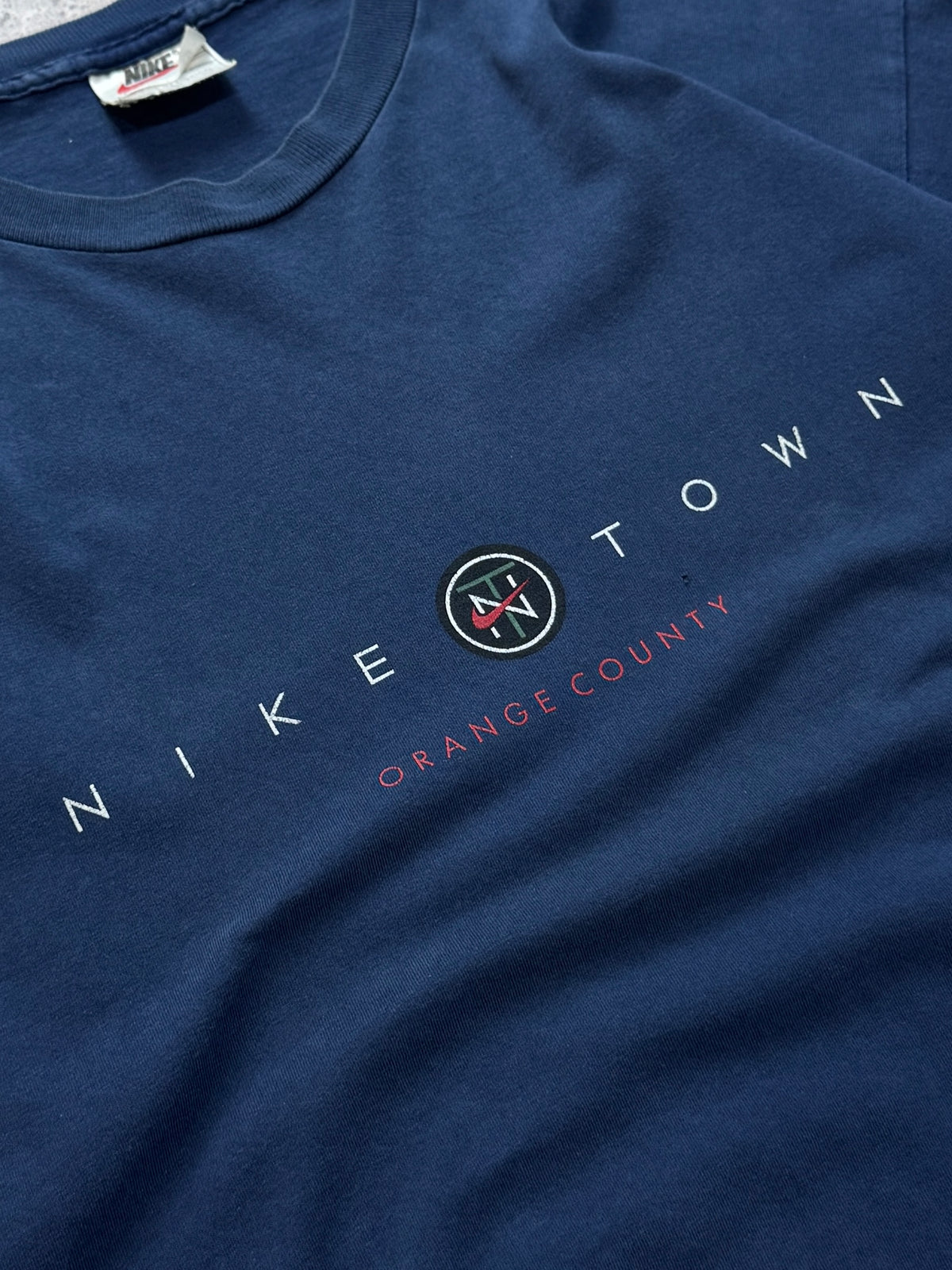 Vintage 90s Nike Town Spellout Tee (M)