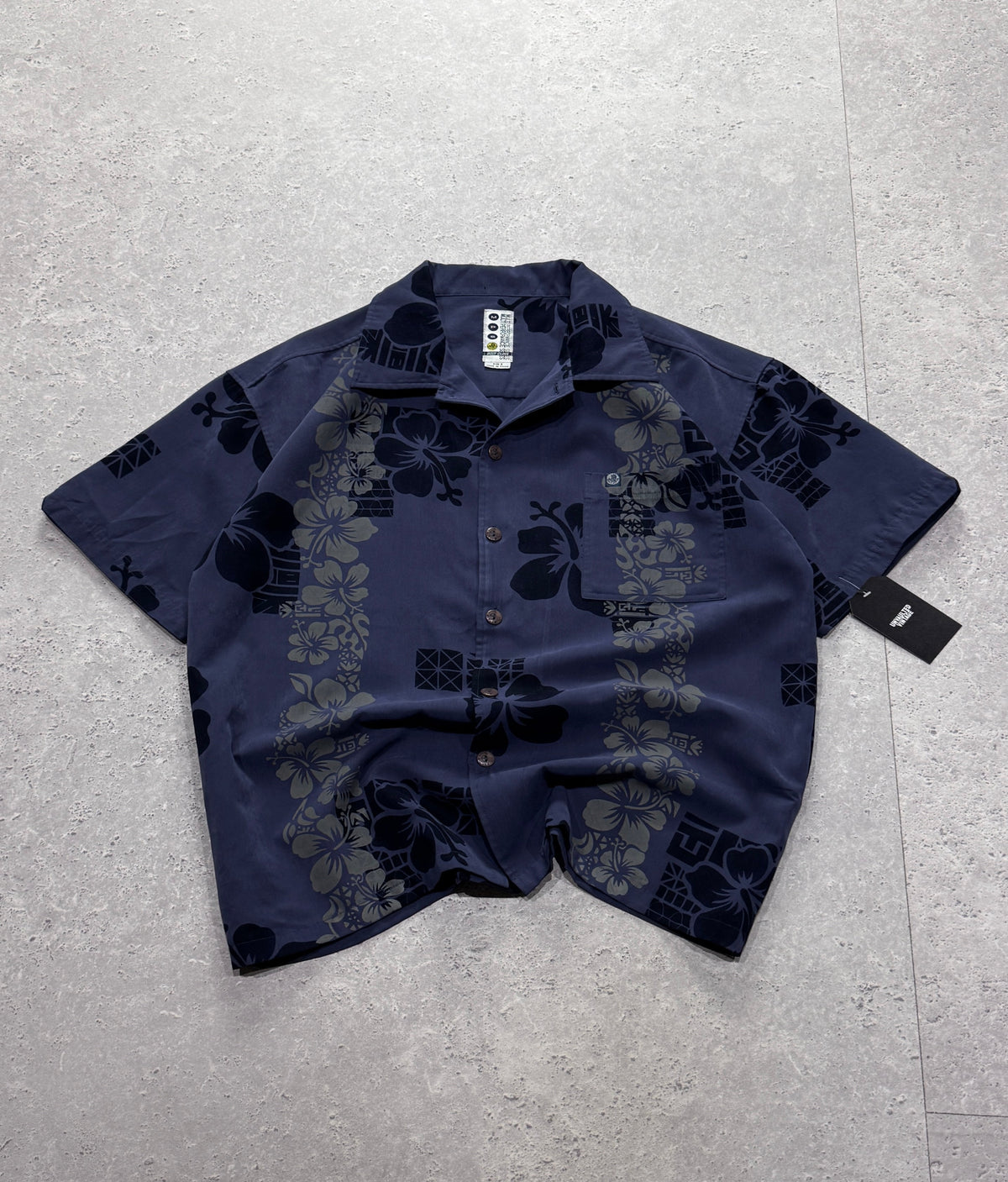 Vintage 2000s Body Glove Floral Button Up Shirt (M)