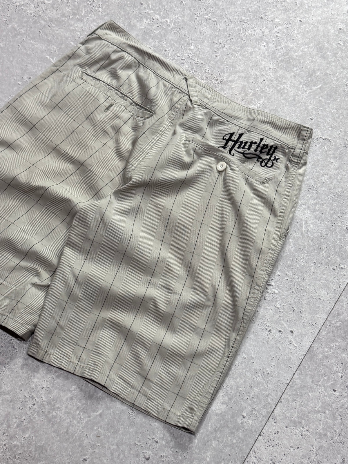 Vintage Y2K Hurley Plaid Skate Shorts (30”)