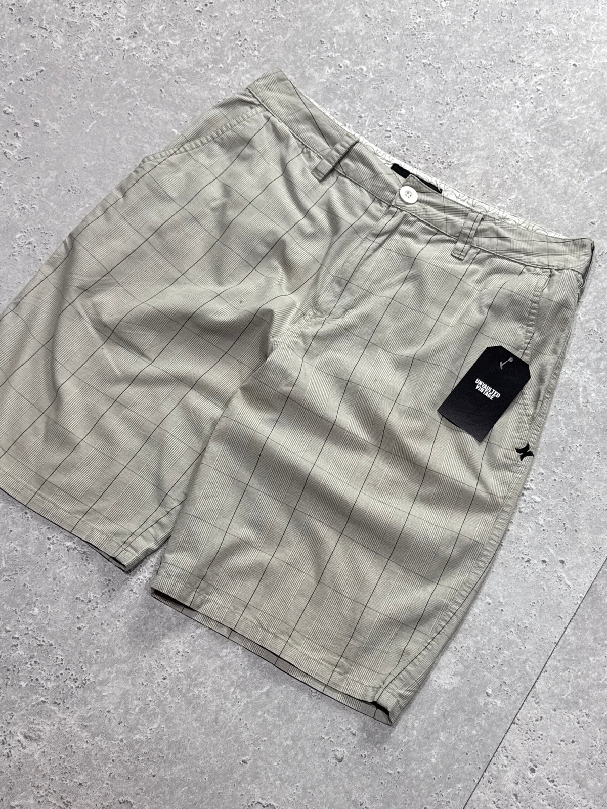 Vintage Y2K Hurley Plaid Skate Shorts (30”)