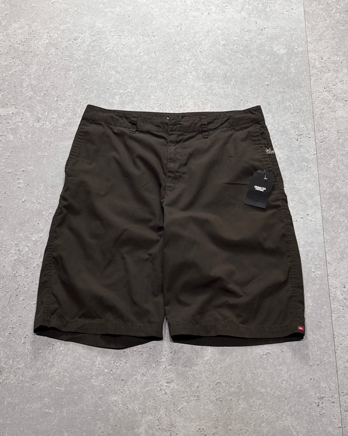 Vintage Y2K Quiksilver Cargo Shorts (34”)