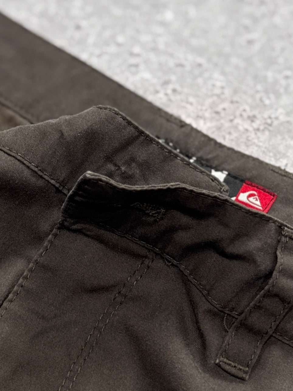 Vintage Y2K Quiksilver Cargo Shorts (34”)