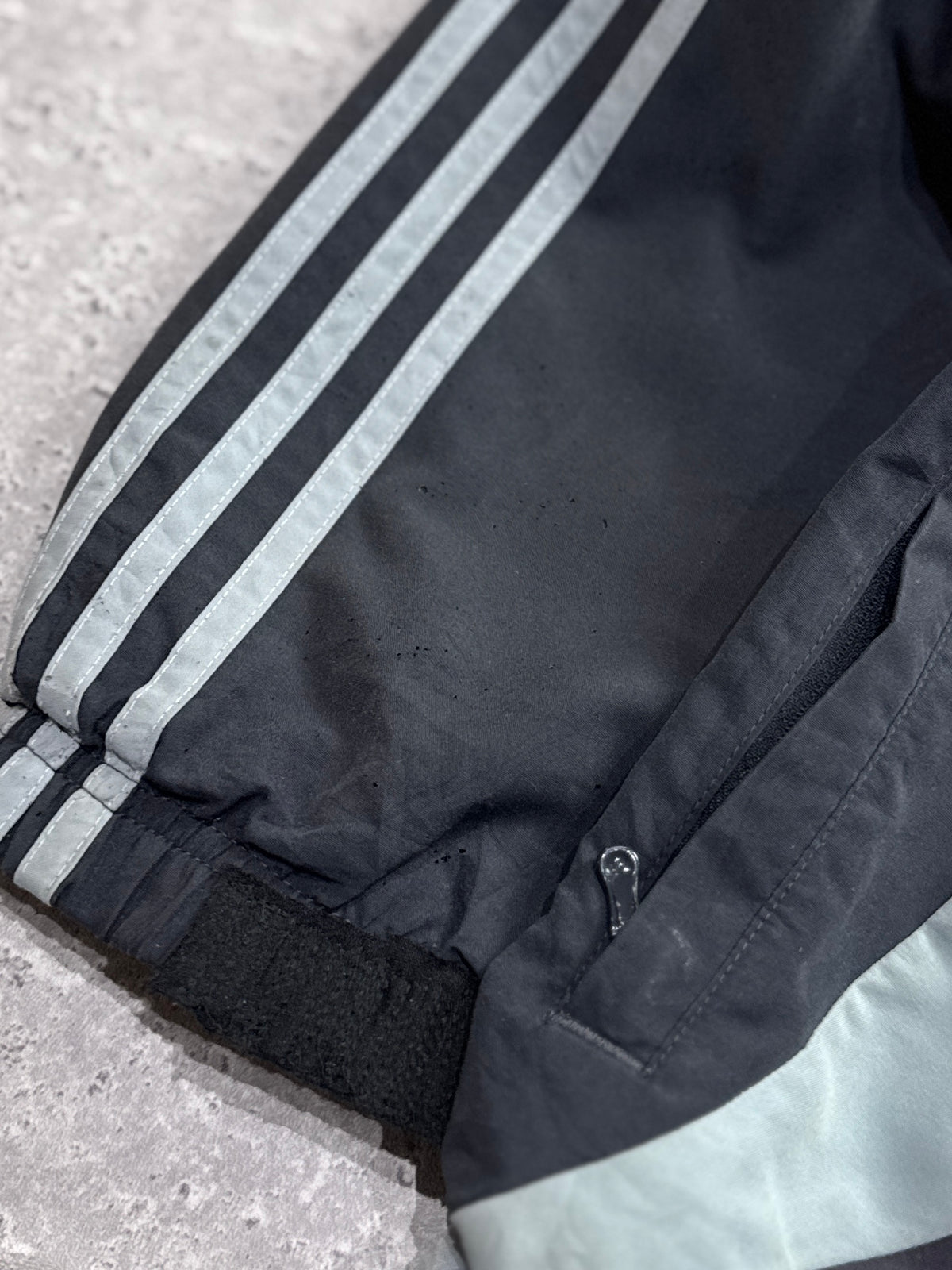 Vintage Y2K Adidas Futbol Windbreaker Jacket (M)