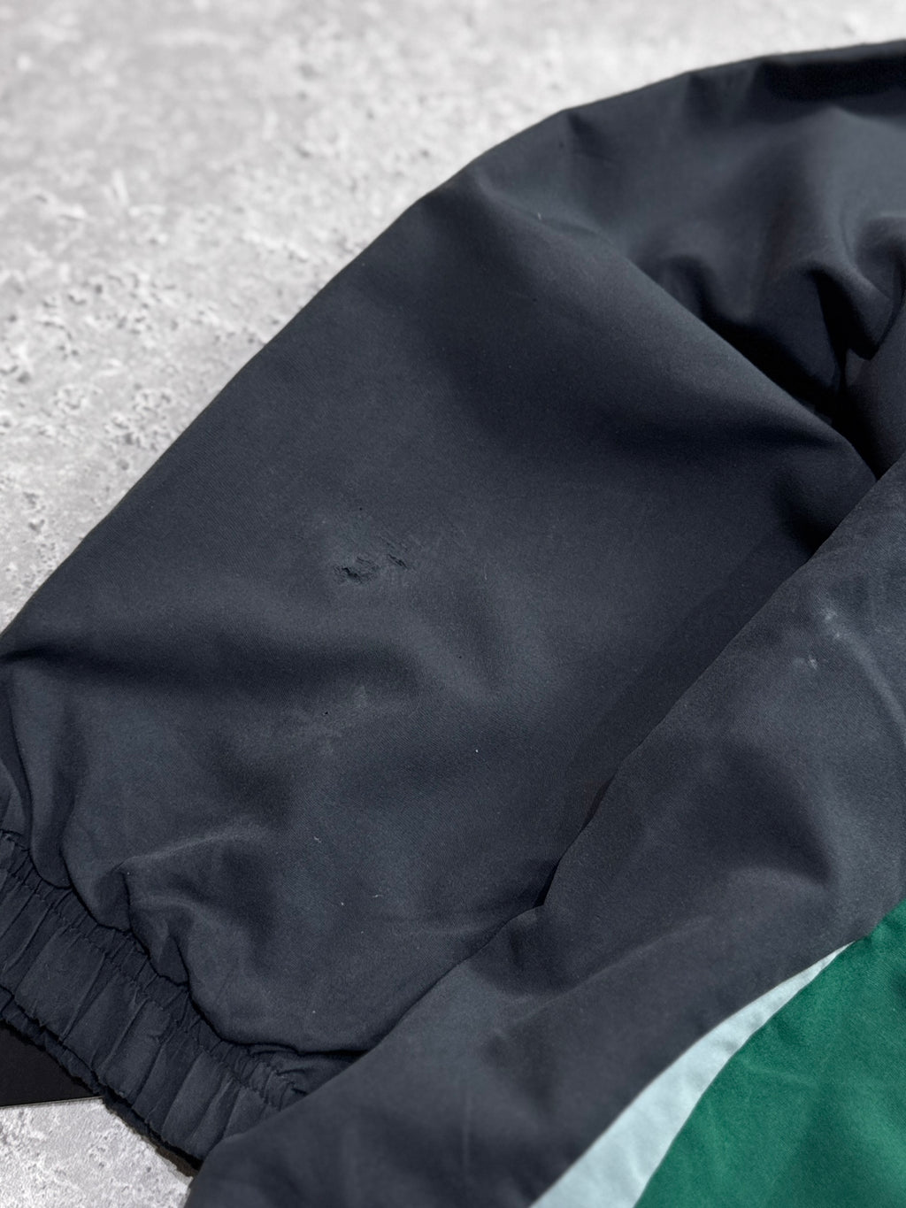 Vintage Y2K Adidas Futbol Windbreaker Jacket (M)
