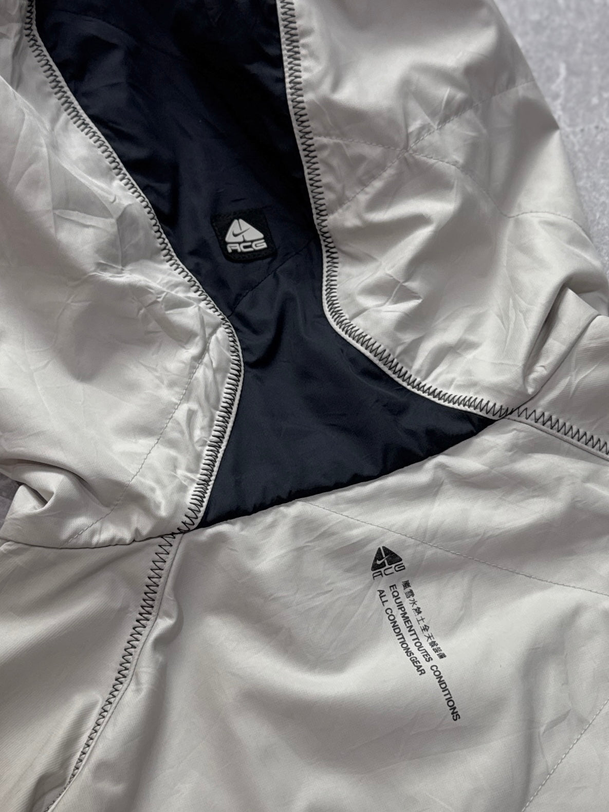 Vintage Nike ACG Utility Windbreaker Jacket (XL)