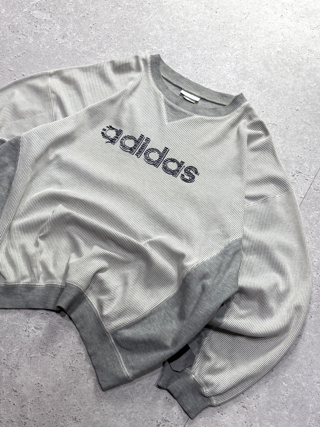 Vintage 90s Adidas Spellout Sweater (L)