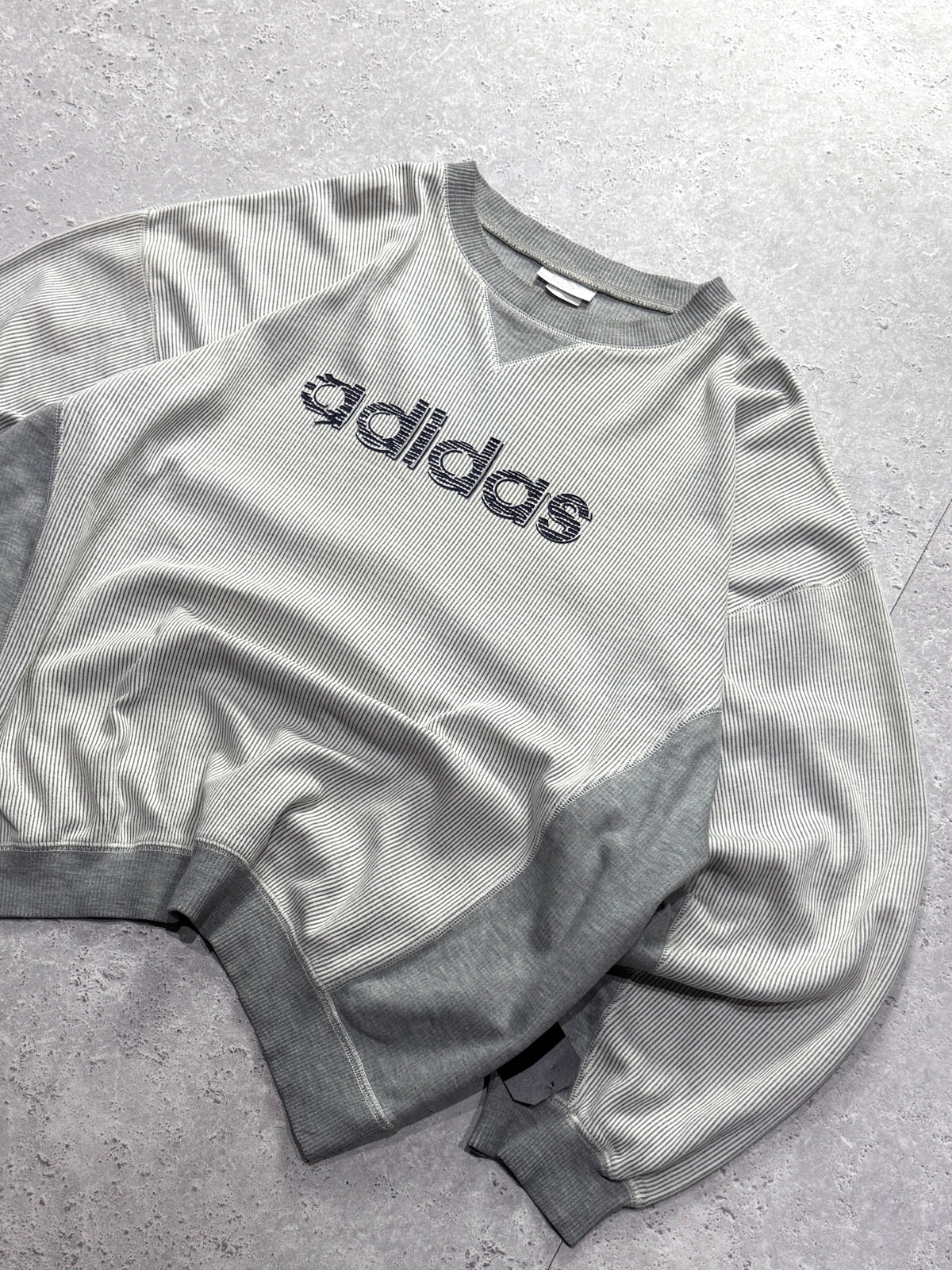 Vintage 90s Adidas Spellout Sweater (L)