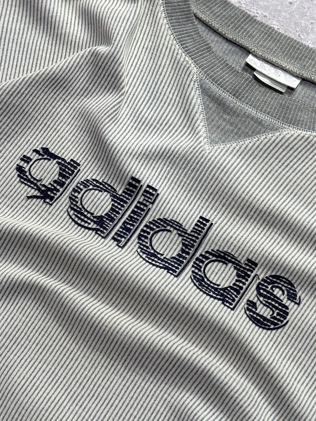 Vintage 90s Adidas Spellout Sweater (L)