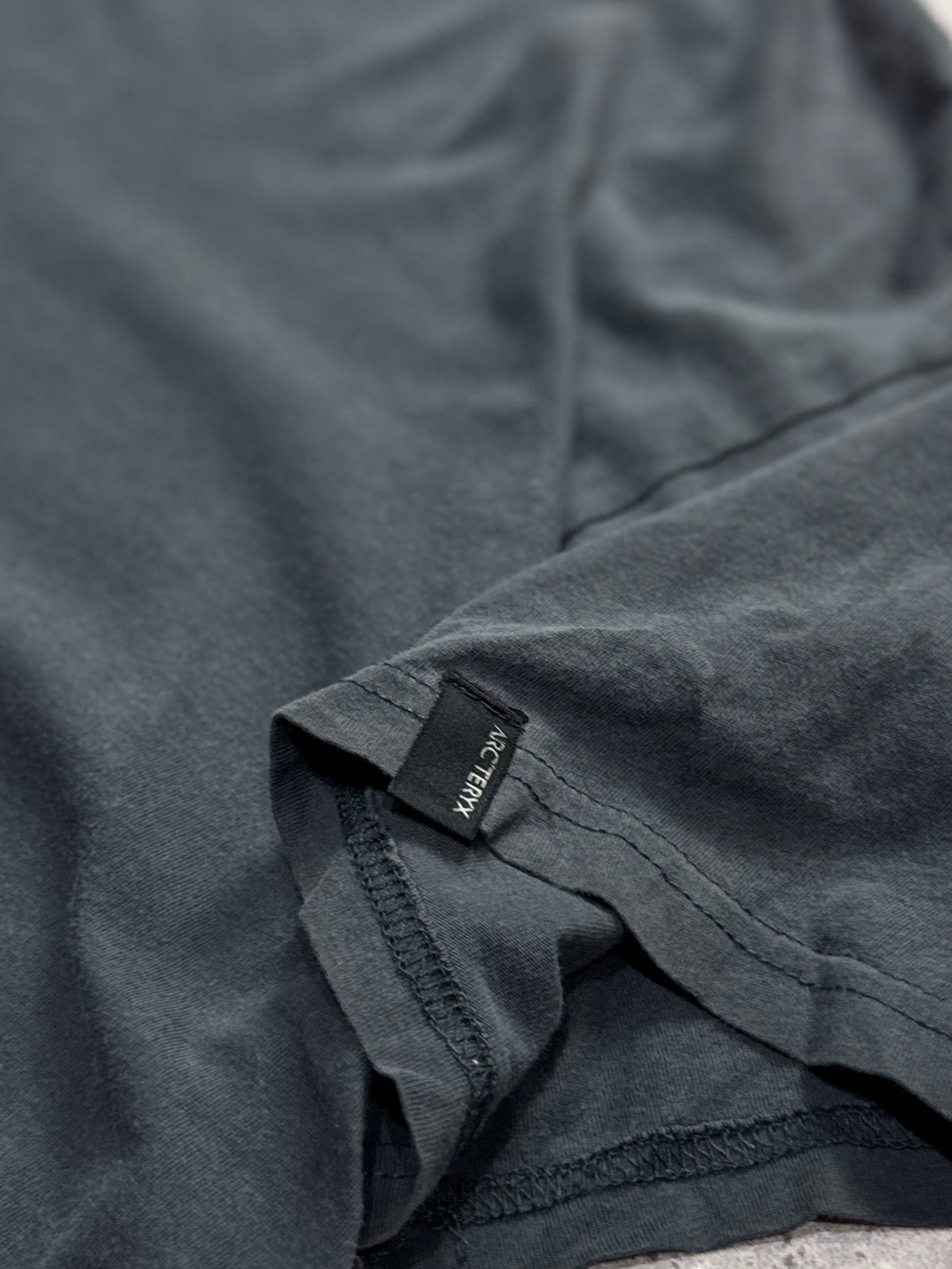 Vintage 2000s Arcteryx Training Tee (XL)