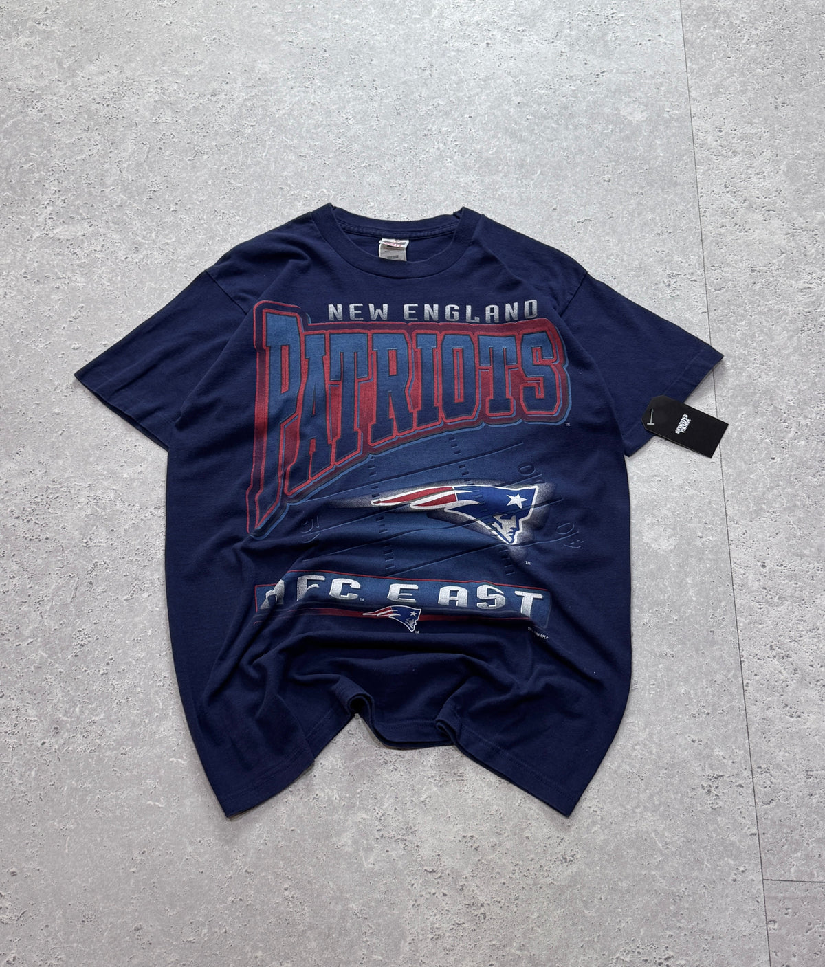 Vintage 90s New England Patriots NFL Tee (M)