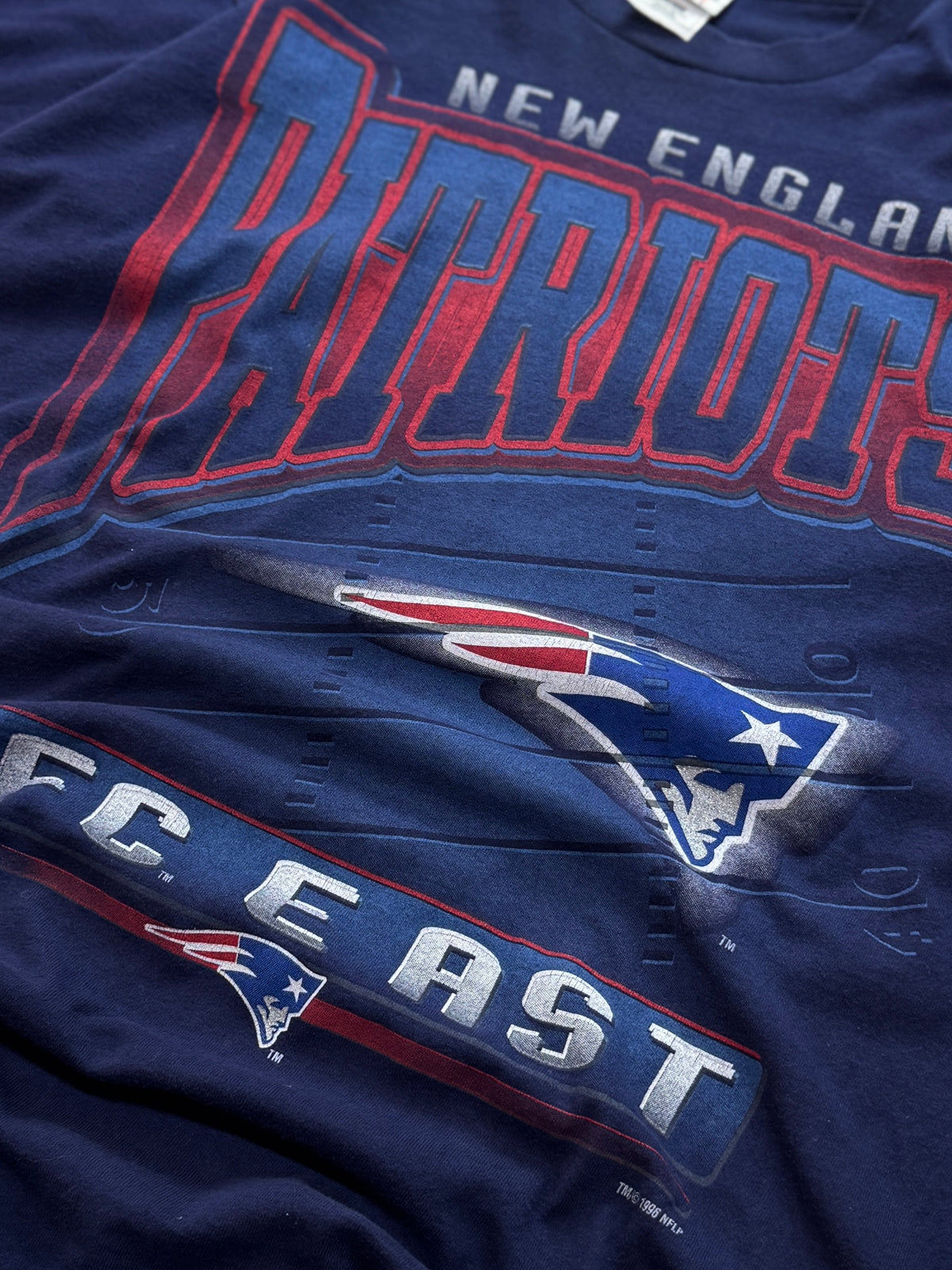 Vintage 90s New England Patriots NFL Tee (M)