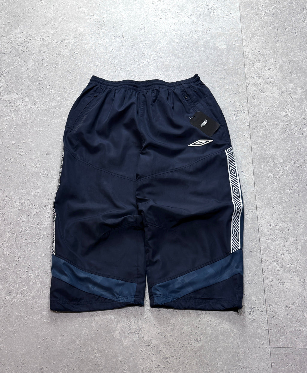 Vintage 2000s Umbro Adjustable 3/4 Track Shorts (L)