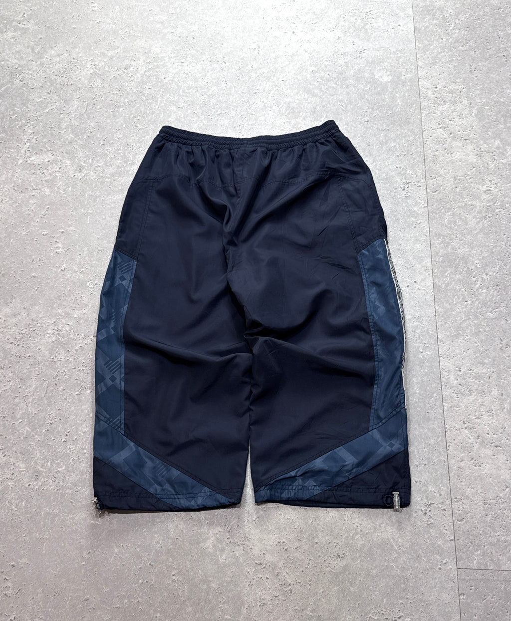 Vintage 2000s Umbro Adjustable 3/4 Track Shorts (L)