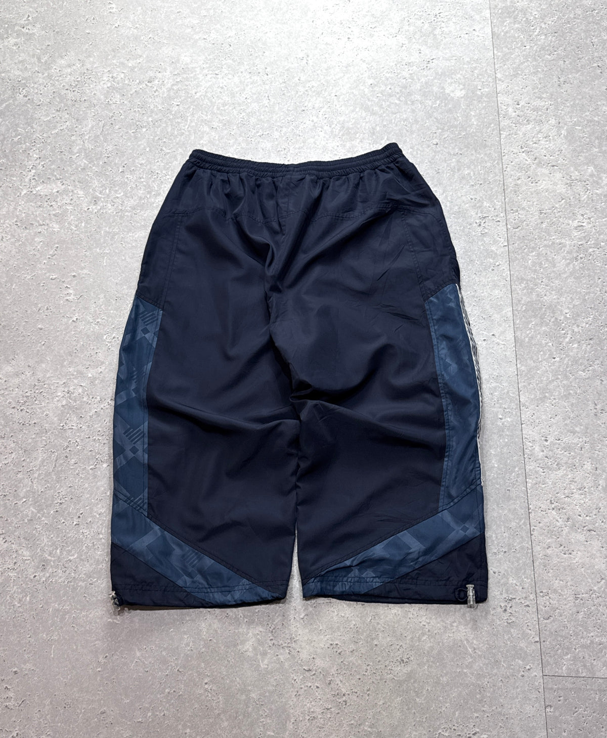 Vintage 2000s Umbro Adjustable 3/4 Track Shorts (L)
