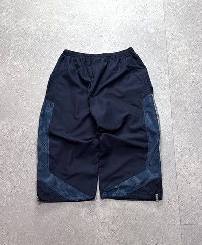 Vintage 2000s Umbro Adjustable 3/4 Track Shorts (L)