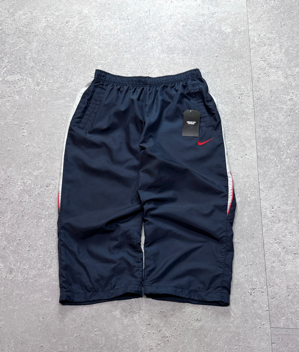 Vintage 2000s Nike 3/4 Track Shorts (L)