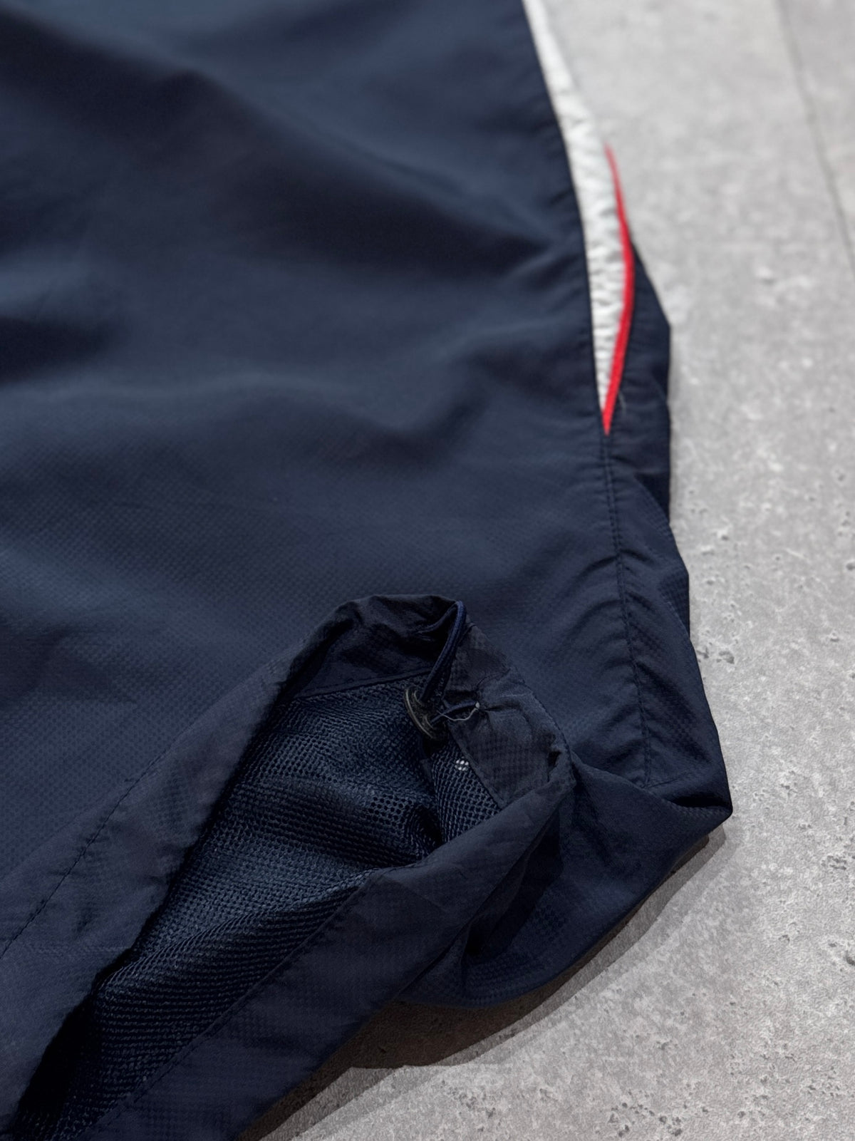 Vintage 2000s Nike 3/4 Track Shorts (L)