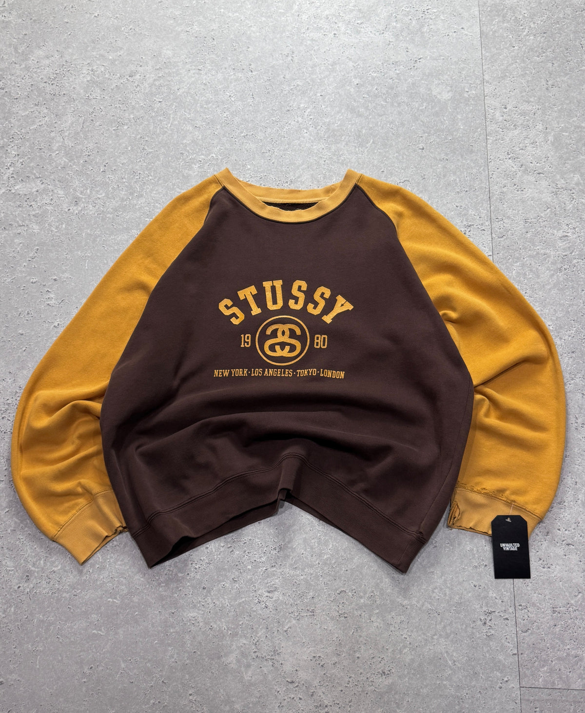 Vintage 2000s Stussy Spellout Raglan Sweater (M)