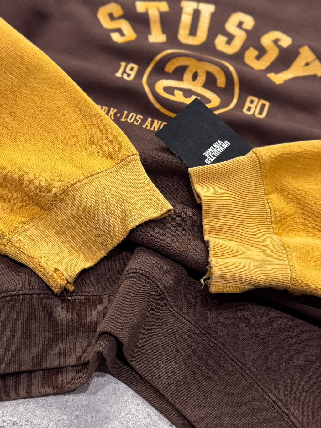 Vintage 2000s Stussy Spellout Raglan Sweater (M)