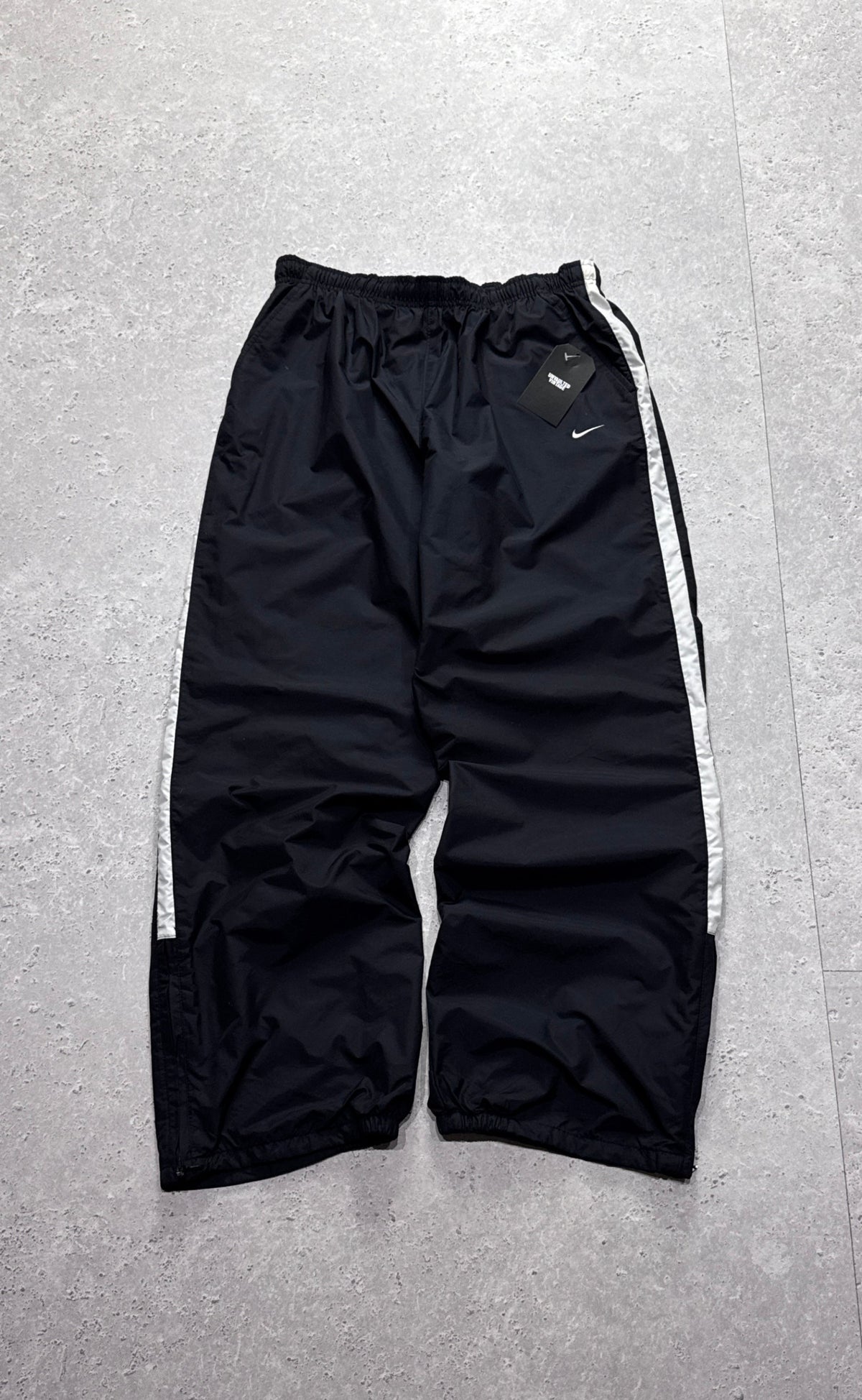 Vintage 2000s Nike Swoosh Track Pants (M)