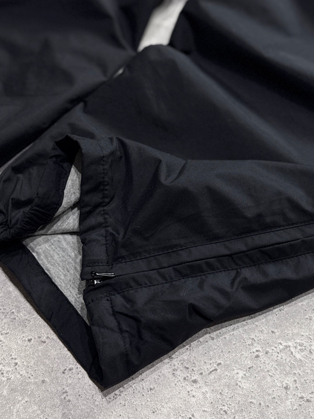 Vintage 2000s Nike Swoosh Track Pants (M)