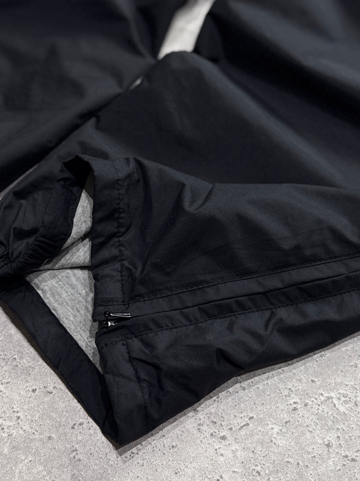 Vintage 2000s Nike Swoosh Track Pants (M)
