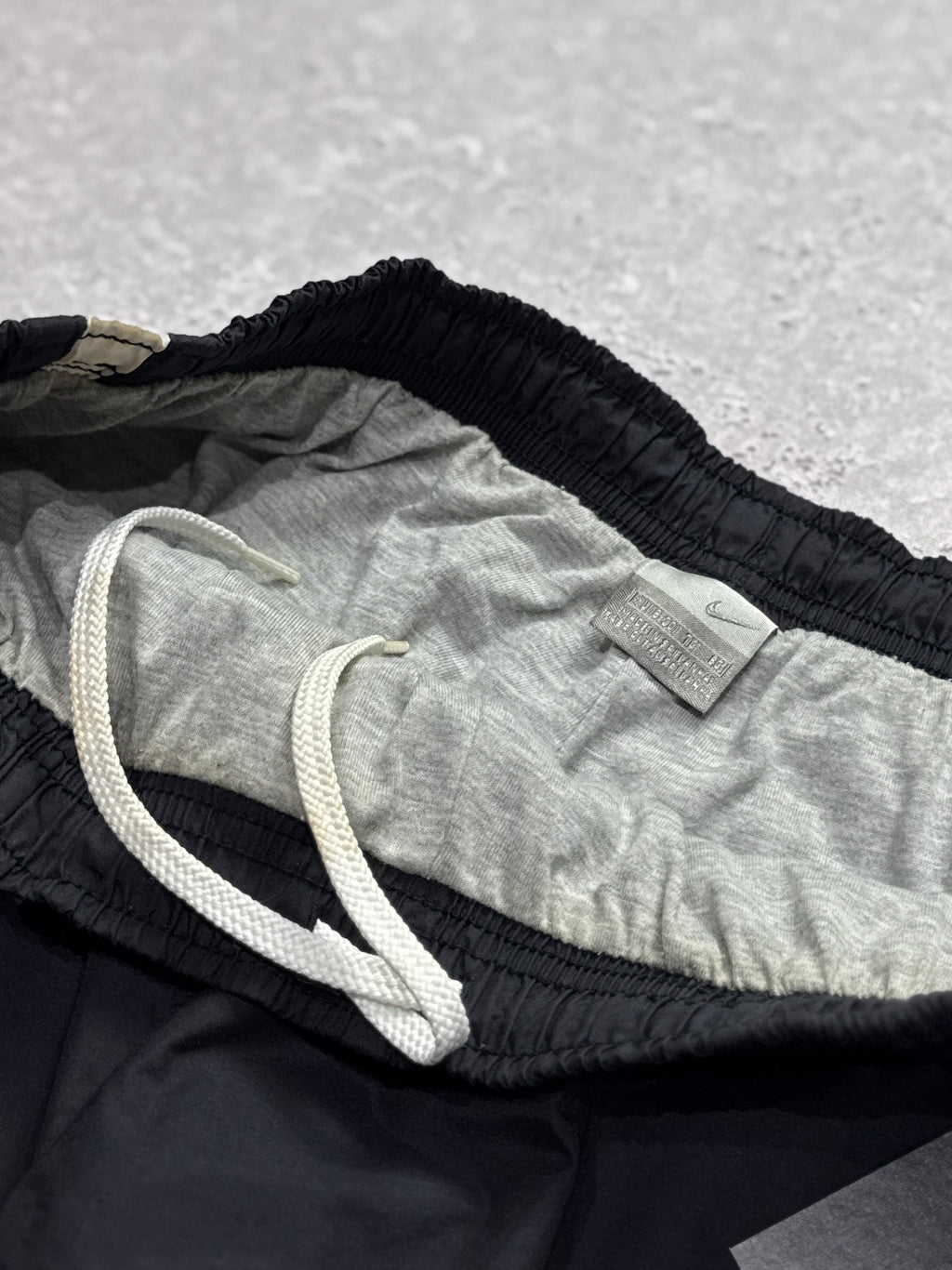Vintage 2000s Nike Swoosh Track Pants (M)