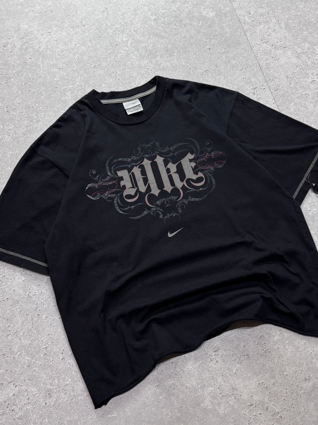Vintage Y2K Nike Graphic Tee (L)