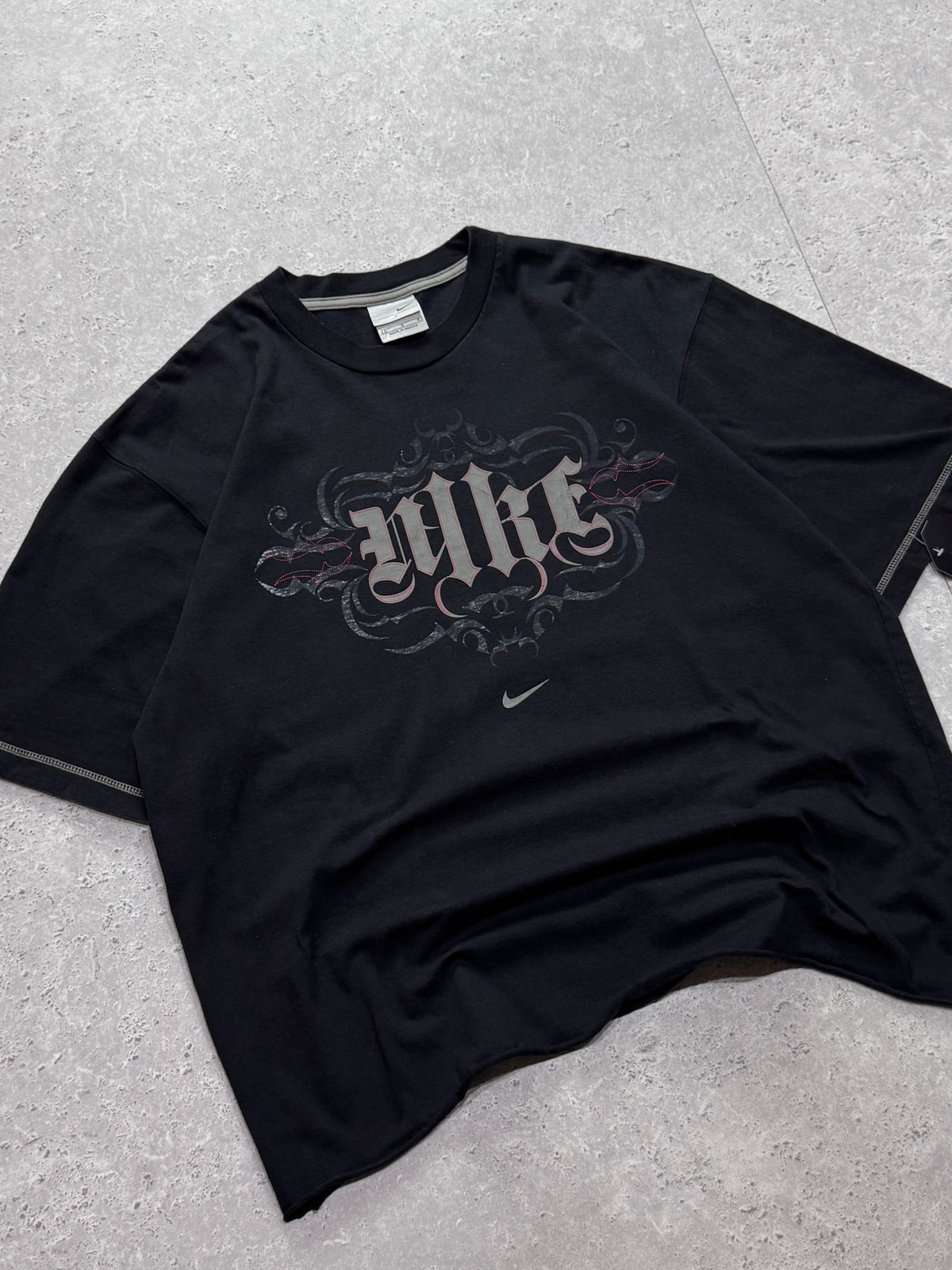 Vintage Y2K Nike Graphic Tee (L)