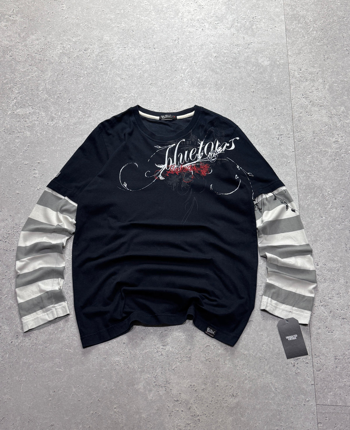 Vintage Y2K Graphic Long Sleeve Tee (M)