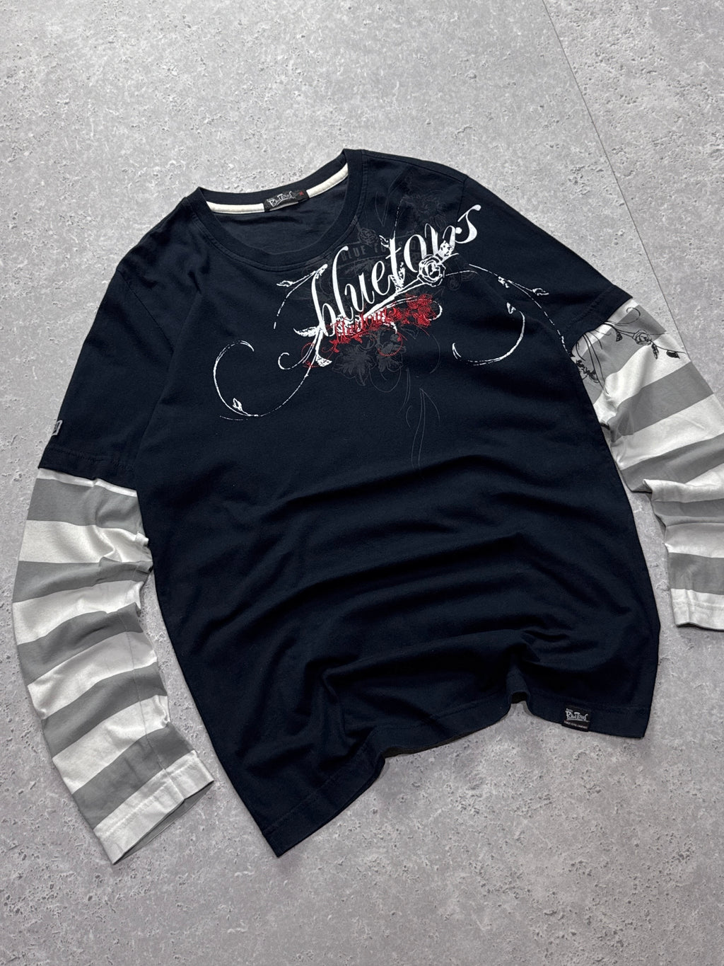 Vintage Y2K Graphic Long Sleeve Tee (M)