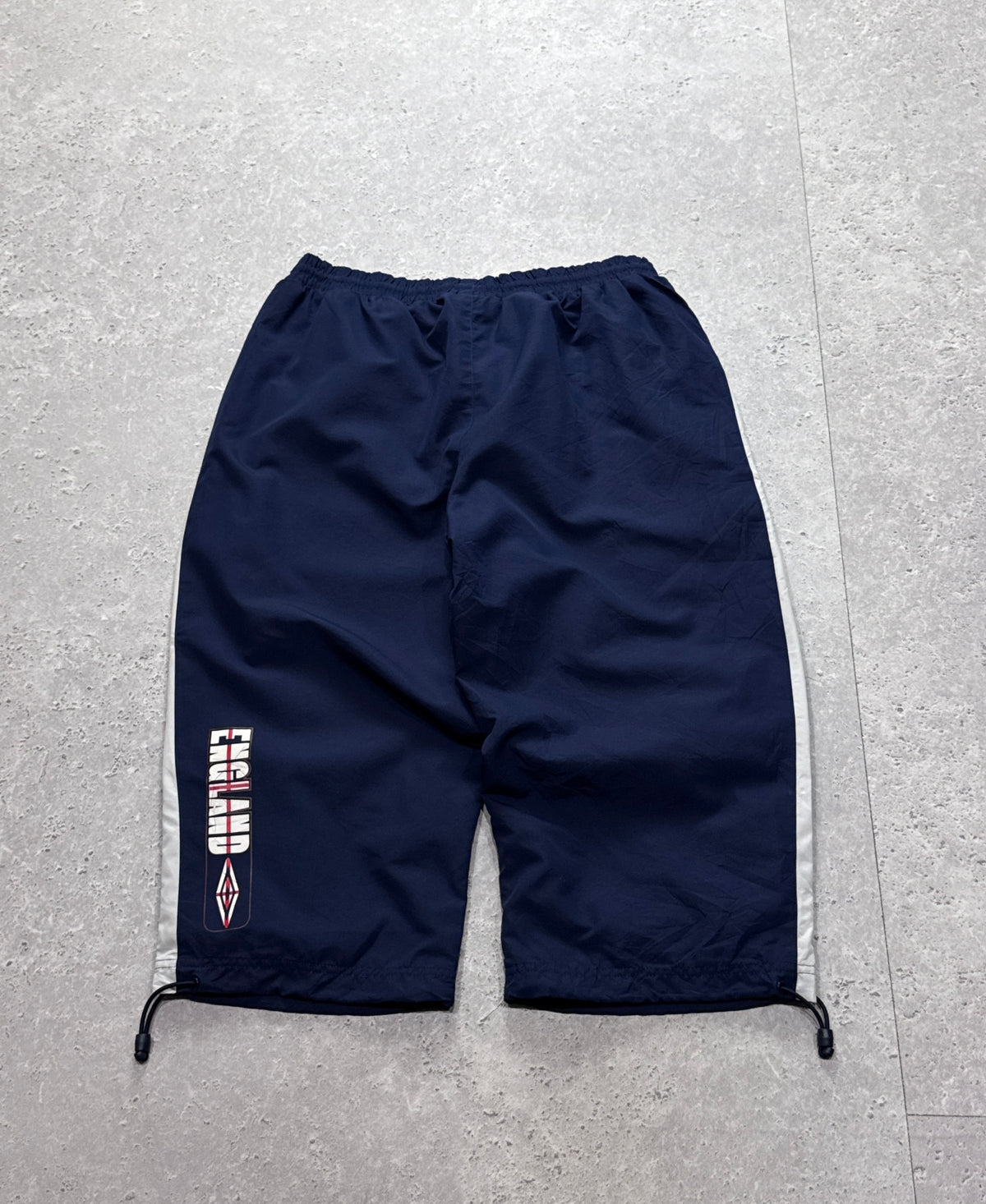 Vintage 2000s Umbro X England Football 3/4 Track Shorts (L)